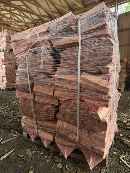 Kuivat koivuklapit – kotimaiset polttopuut 28 cm (30 × 40 l säkkiä)