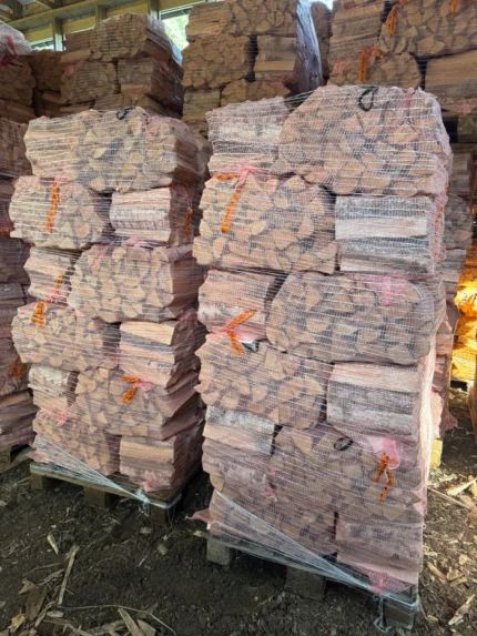 Kuivat koivuklapit – kotimaiset polttopuut 28 cm, kakkoslaatu (72 × 40 l säkkiä) |